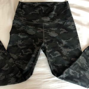 Fabletics High-Waisted Printed Powerhold Leggings